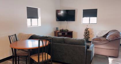 Lovely studio in charming Montrose! Pet Friendly! Close to interstate exit!