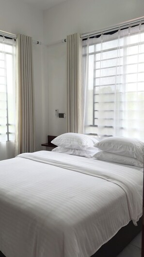 2 bedrooms, WiFi, bed sheets - Canaan Residence near Mlimani City shopping mall. Cozy and Clean family home. (Dar es Salaam)
