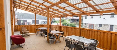 Twin Room, Courtyard View | Outdoor dining