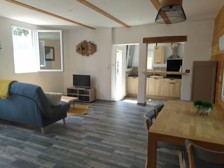 リビング エリア. Gîte Les Bouriates.your country getaway! Relax and enjoy the peace and quiet
