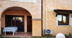 Exterior - Sunsealove, cozy studio apartment with garden among the beaches of southern Sardinia. (La Maddalena)