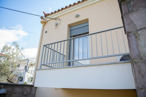 Loucas Home Kalloni Lesvos Central Stay w Balcony