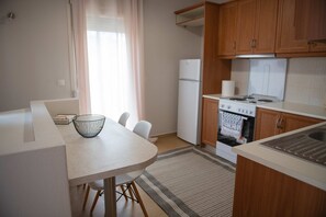 Room - Loucas Home Kalloni Lesvos Central Stay w Balcony (Lesvos)