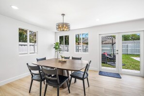 Dining - Elegant South Florida Escape with New Pool (Boynton Beach)