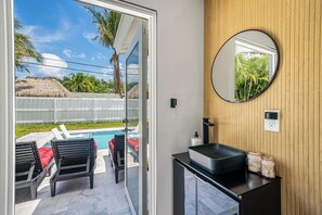 Outdoor pool - Elegant South Florida Escape with New Pool (Boynton Beach)
