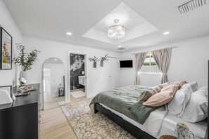4 chambres, fer et planche à repasser, Wi-Fi, draps fournis