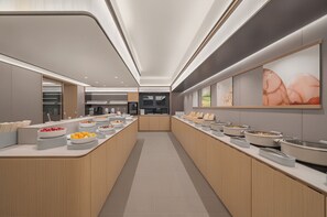 Petit déjeuner buffet servi tous les jours en supplément