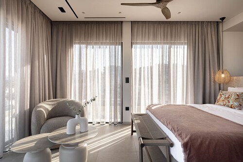 Moncasa Suites
