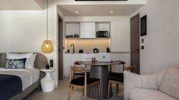 House | 9 bedrooms, free WiFi