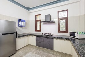 Private kitchen - Alaya Stays sapphire 4 BHK Homestay (Udaipur)