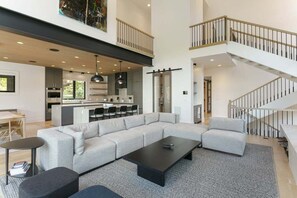 House, 5 Bedrooms | Living area - 9401 - Silver Aspen - Five Bedroom Luxury Townhome 5 Home (Solitude)