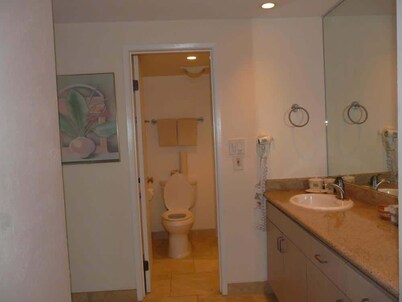 2br Oceanfront Loft With Solar Shade - Unit C27 1 Bedroom Condo