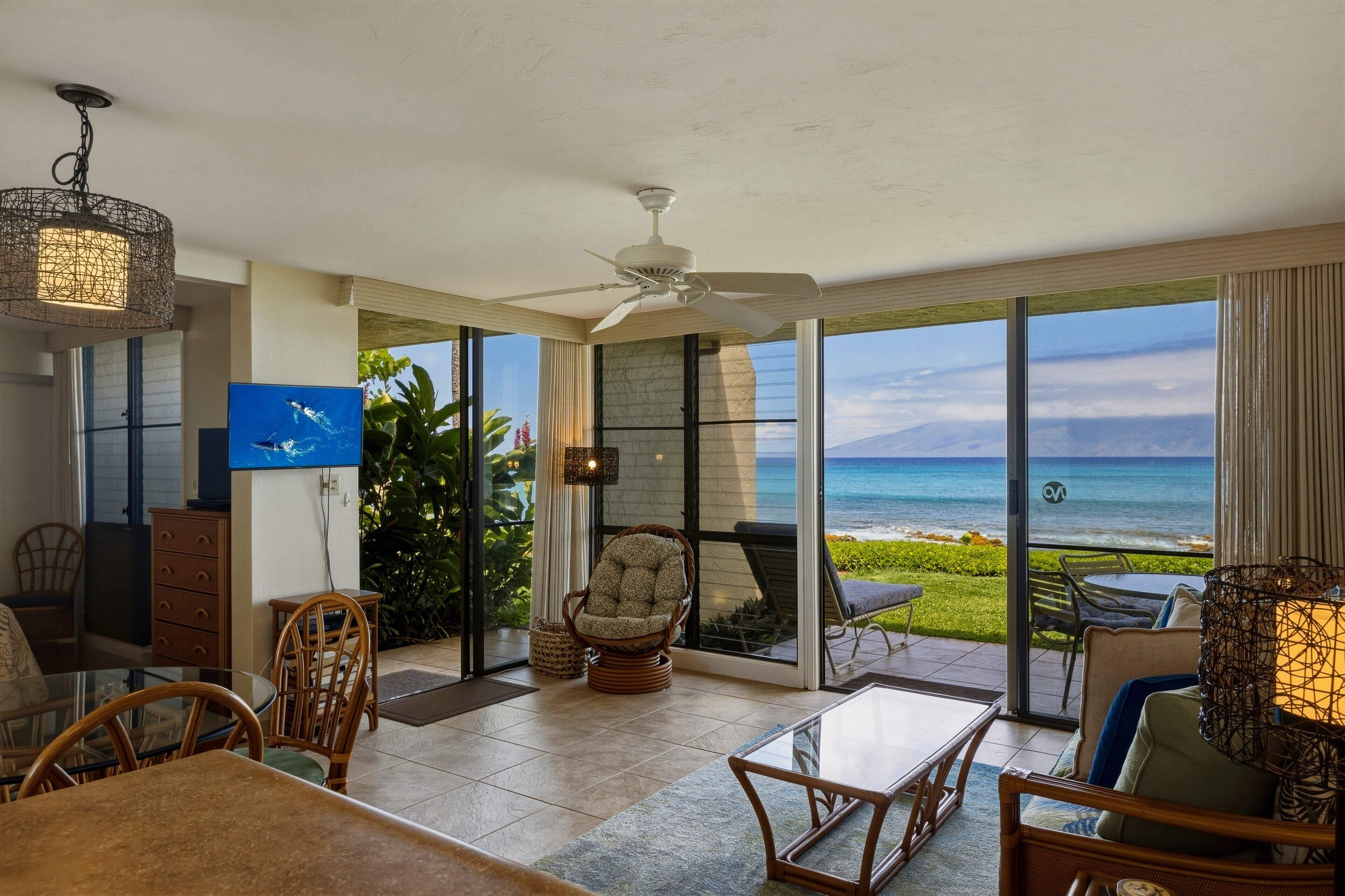 Condo, 1 Bedroom | Living area