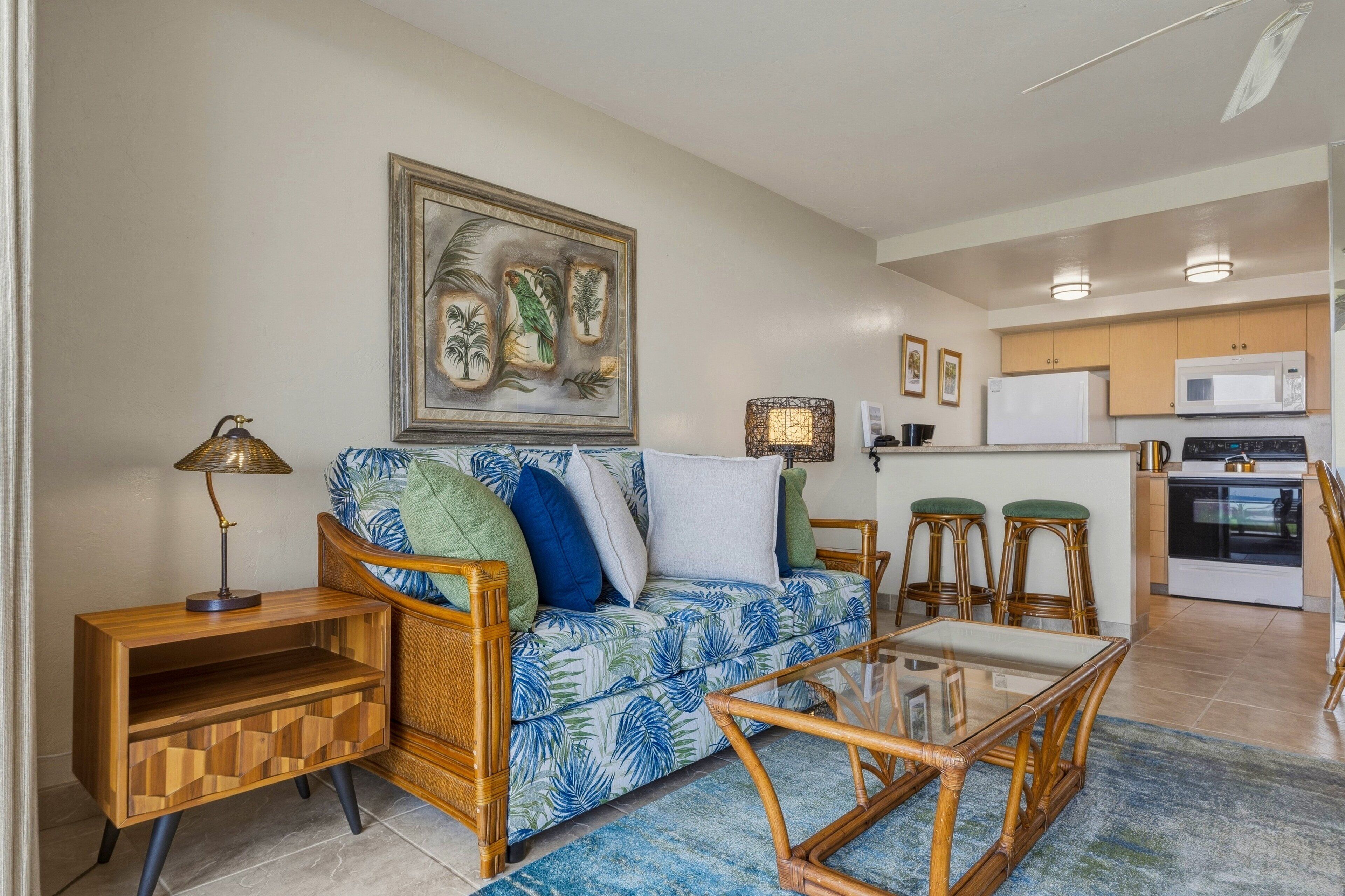 Condo, 1 Bedroom | Living area