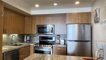 Condo, 1 phòng ngủ | Bếp riêng