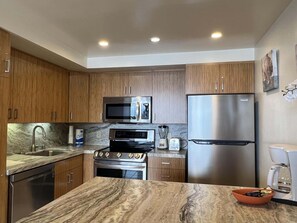 Condo, 1 phòng ngủ | Bếp riêng