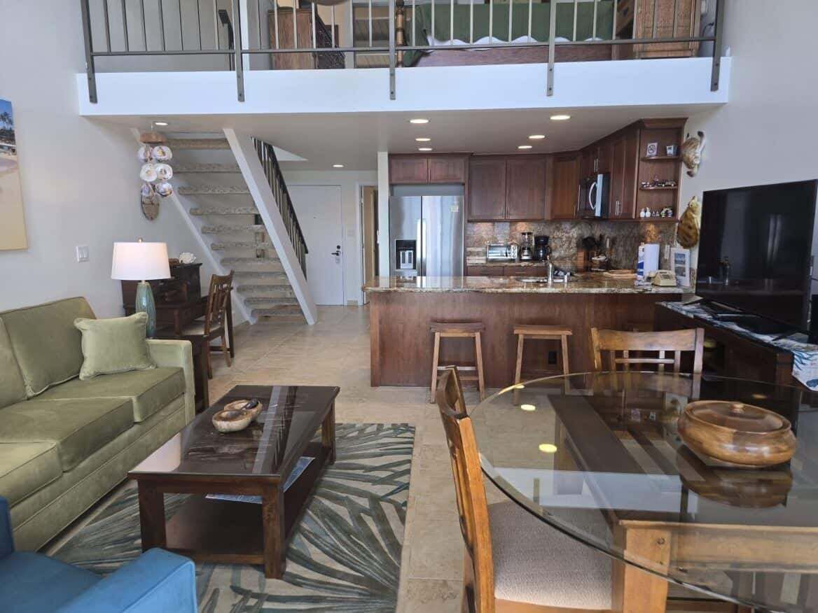 Condo, 1 phòng ngủ | Khu phòng khách