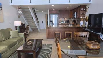 Condo, 1 phòng ngủ | Khu phòng khách