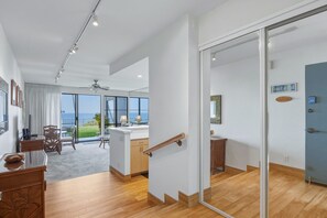 Condo, 1 phòng ngủ | Nội thất