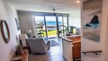 Condo, 1 Bedroom | Ruang tamu
