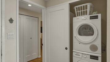 Condo, 1 Bedroom | Interior