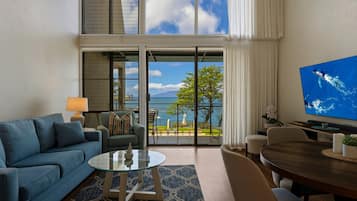 Condo, 1 Bedroom | Living area