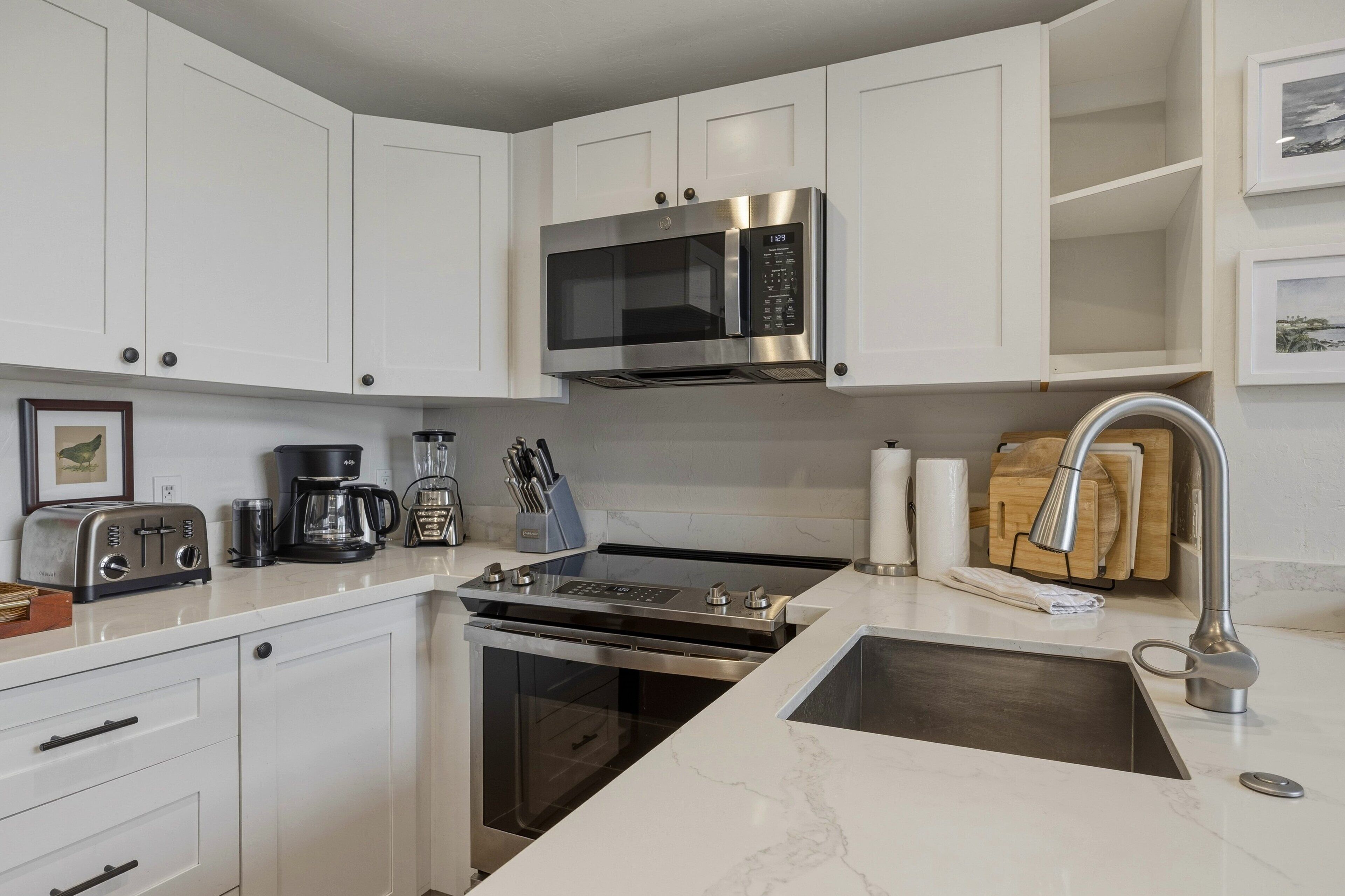 Condo, 1 Bedroom | Private kitchen