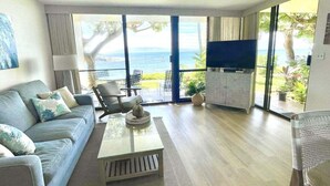 Condo, 1 phòng ngủ | Khu phòng khách