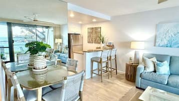 Condo, 1 Bedroom | Living area