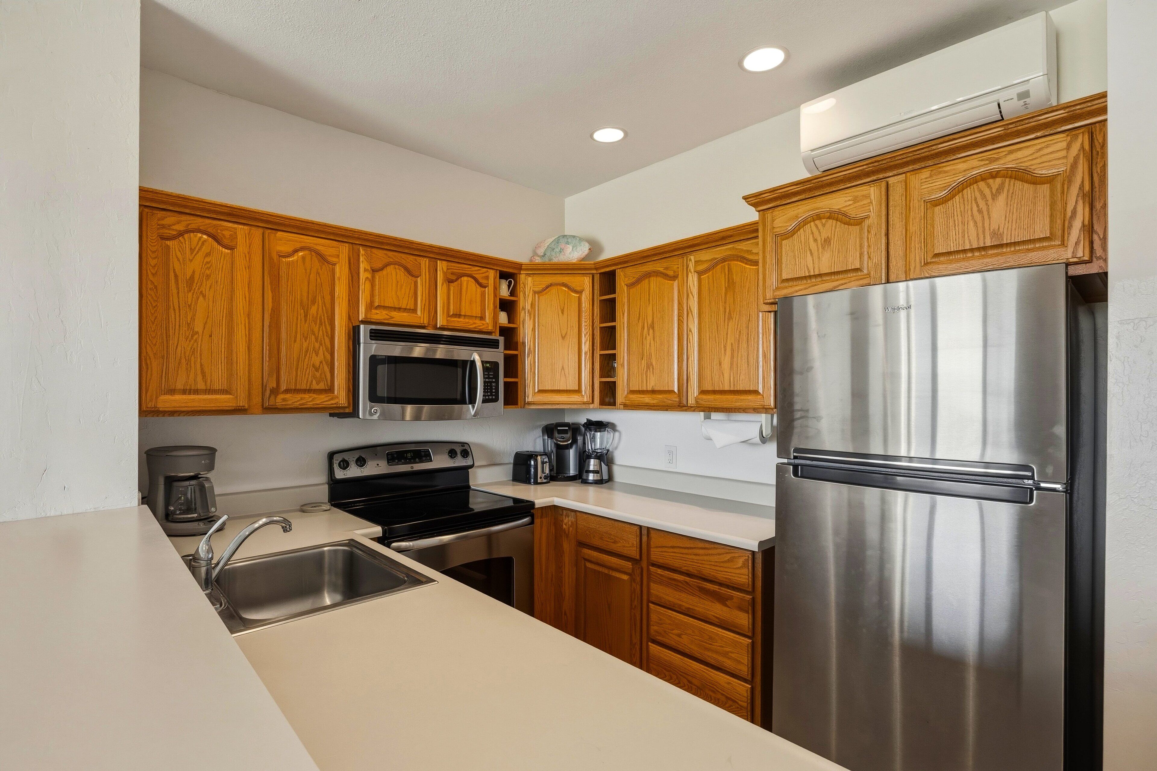 Condo, 1 Bedroom | Private kitchen