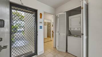 Condo, 1 Bedroom | Interior