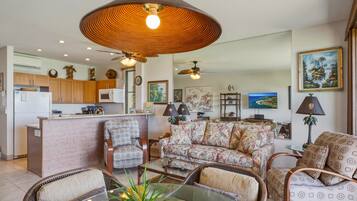 Condo, 1 Bedroom | Ruang tamu