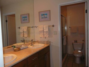 Huoneisto, 1 makuuhuone | Kylpyhuone