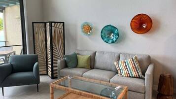 Condo, 1 Bedroom | Living area