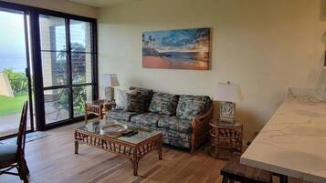 Condo, 1 phòng ngủ | Khu phòng khách