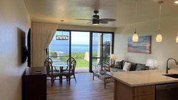 Condo, 1 Bedroom | Interior