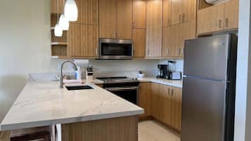 Condo, 1 phòng ngủ | Bếp riêng