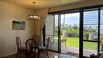 Condo, 1 Bedroom | Living area
