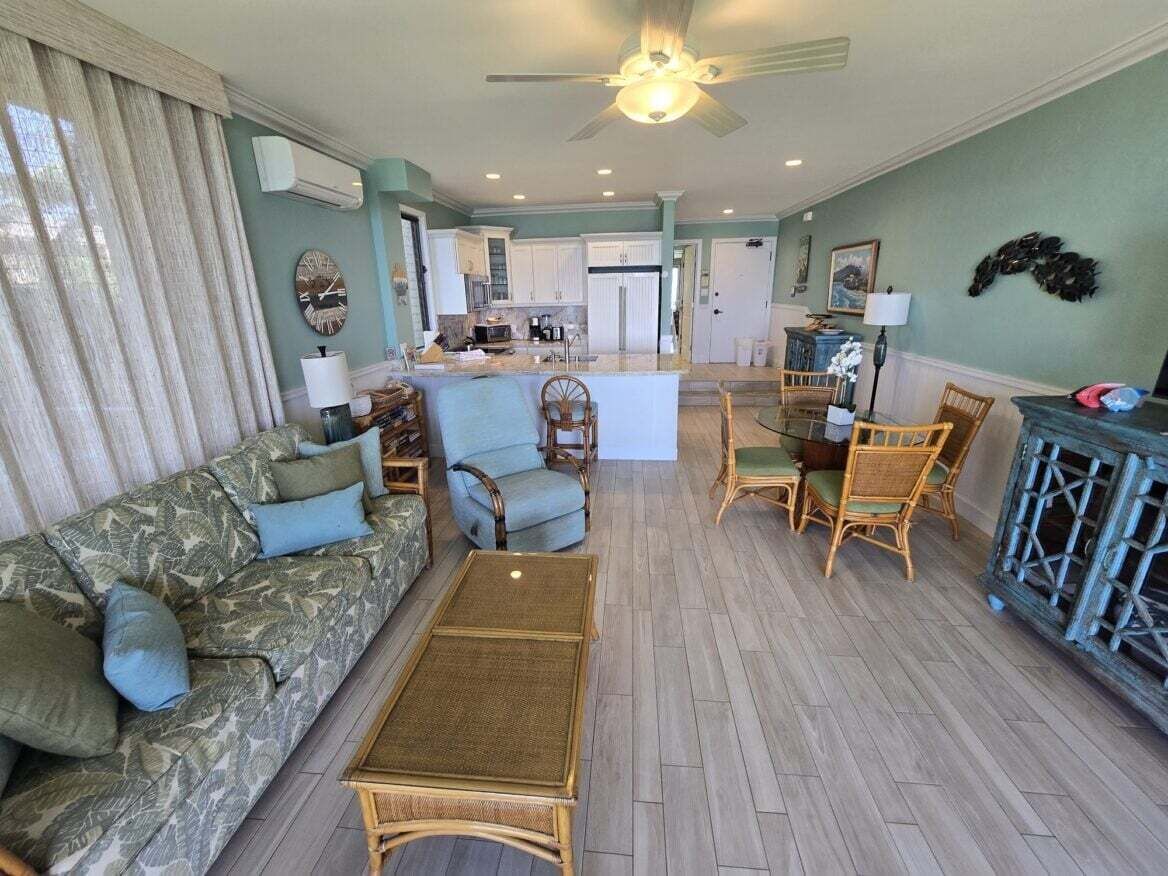 Condo, 1 Bedroom | Living area