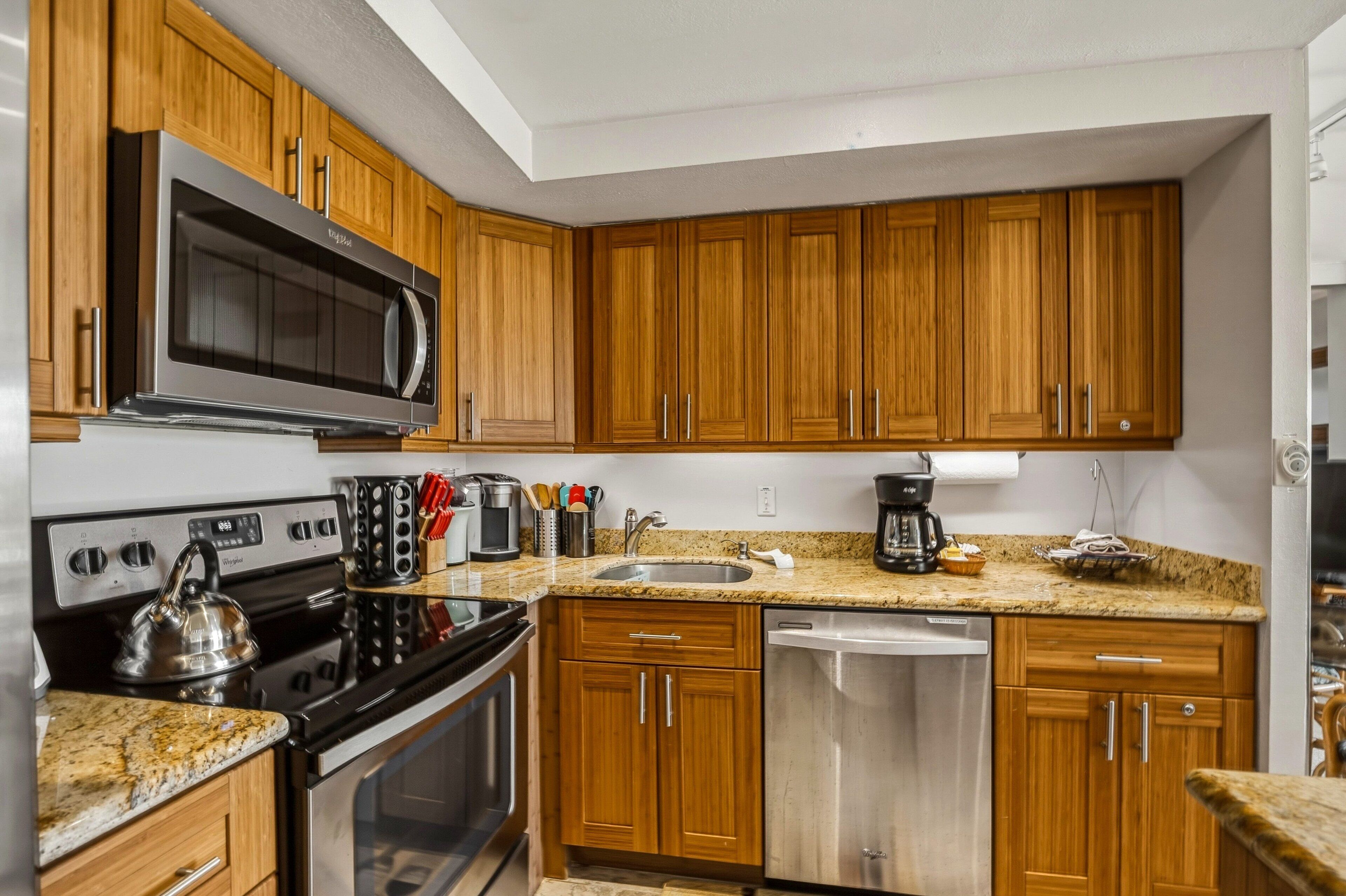 Condo, 1 Bedroom | Private kitchen