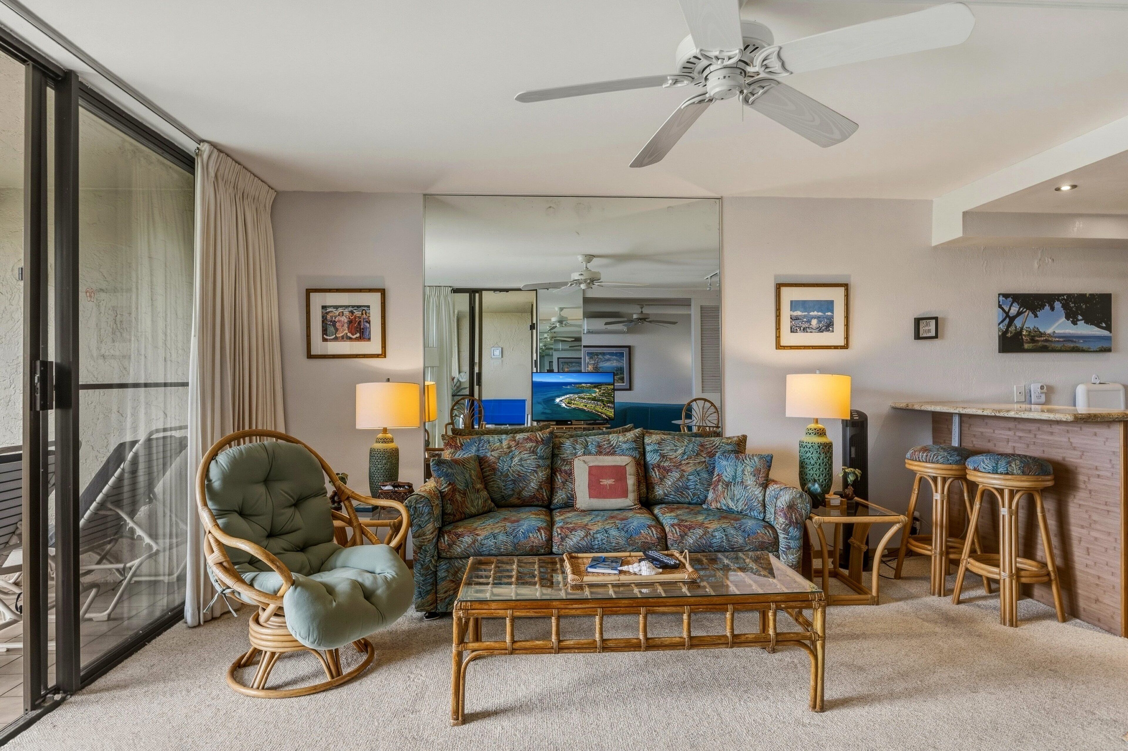 Condo, 1 Bedroom | Living area