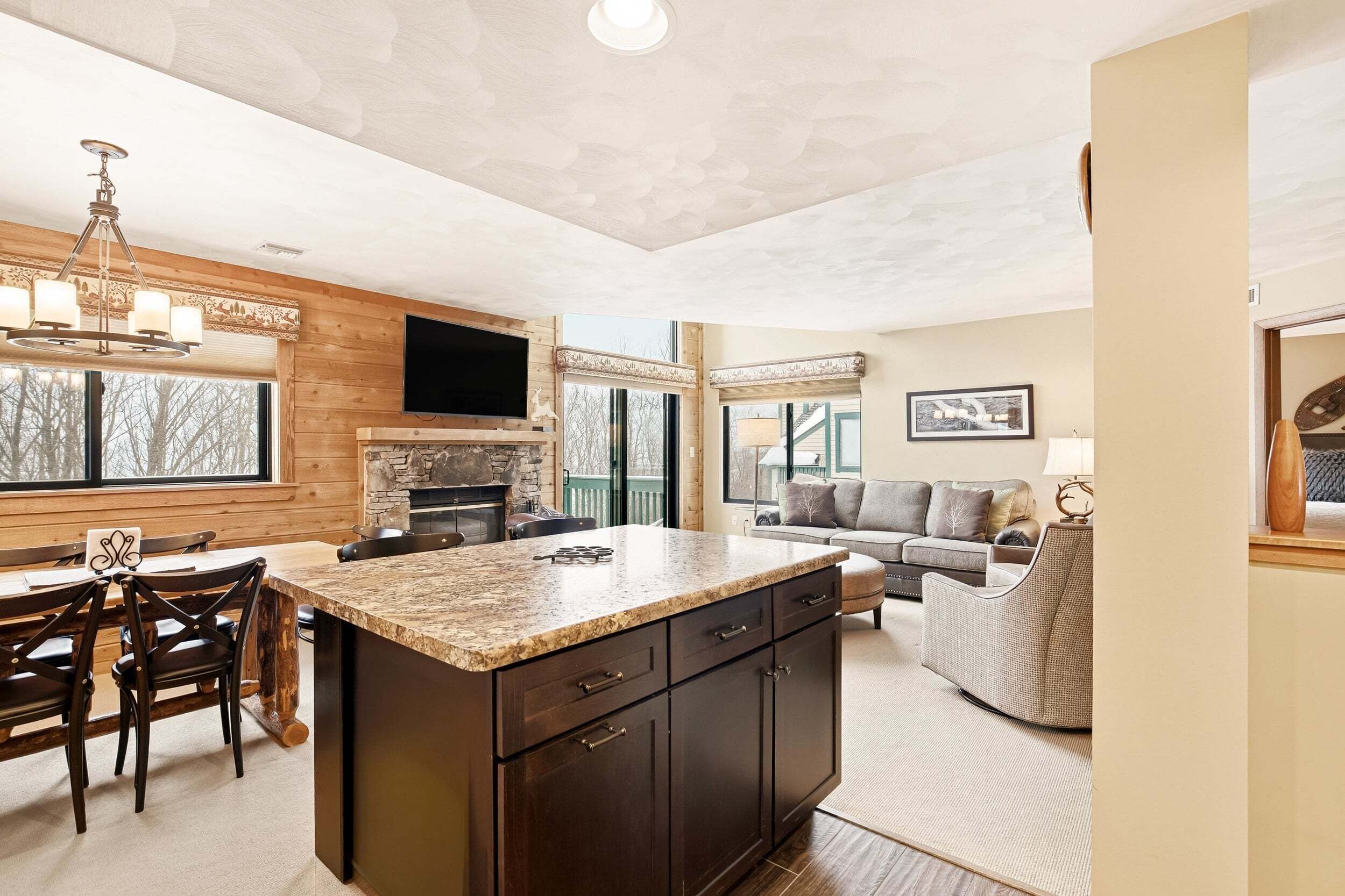 Condo, 3 Bedrooms | Living area