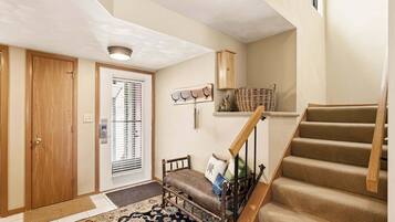 Condo, 3 Bedrooms | Interior