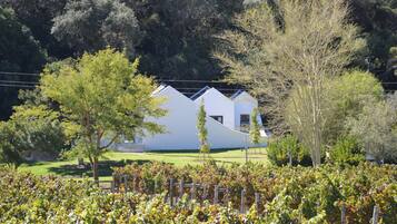 Luxury Cottage, Private Pool, Mountain View | Property grounds