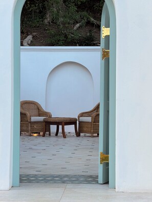 Luxury Cottage, Private Pool, Mountain View | Terrace/patio - Monkscowl Estate (Stellenbosch)