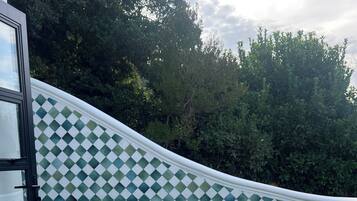 Cottage Luxe, piscine privée, vue montagne | Restauration extérieure