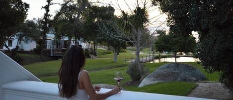 ラグジュアリー コテージ プライベートプール マウンテンビュー | 施設の敷地