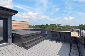 Terrace/patio - Lux Nashville Stay: Hot Tub, Rooftop, Sleeps 12+ (Nashville)