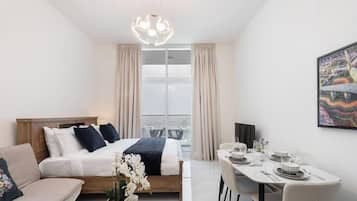 Luxury Studio, Balcony, Garden View | Egyptian cotton sheets, premium bedding, in-room safe