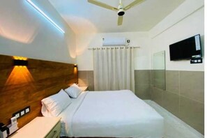 House - Hotel O Ksrtc Pandalam Pathanamthitta (Adoor)